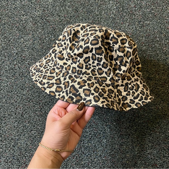 URBAN OUTFITTERS Brown & Beige Leopard Cheetah Animal Print Bucket Hat Accessory - Picture 7 of 16
